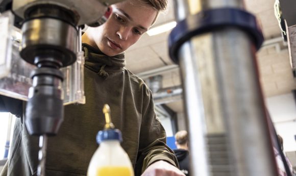 metal værksted efterskole