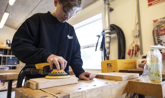 tømrer hobro efterskole rystepudser